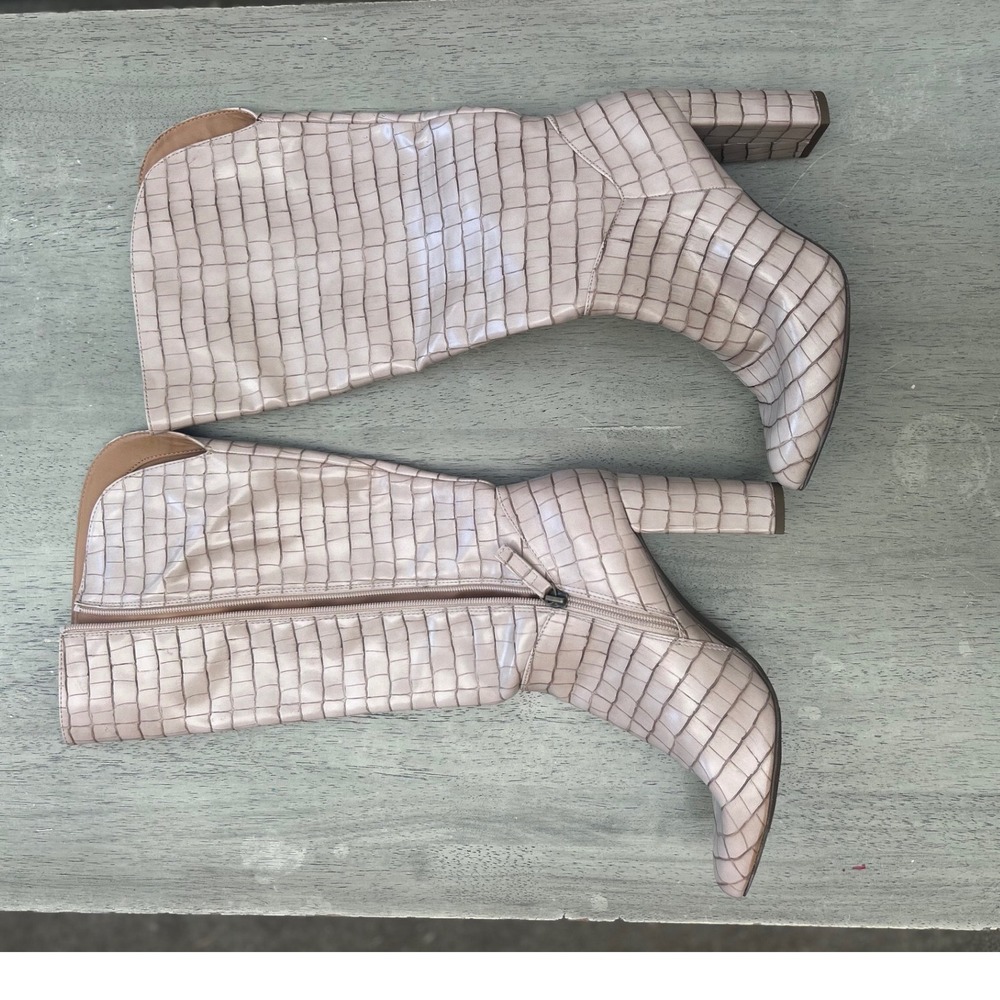 Scoop Nude Pink Croc Embossed Knee High Block Heel Boots WMSP40AM012 Womens 9 - Picture 2 of 13